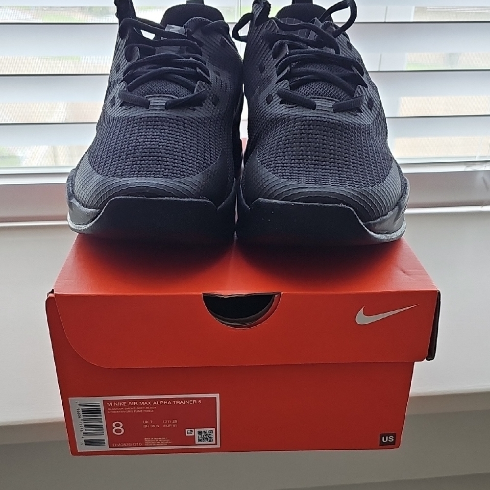 Black Athletic Shoes Airmax